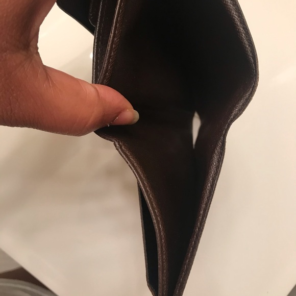 Authentic LV wallet - Picture 10 of 13